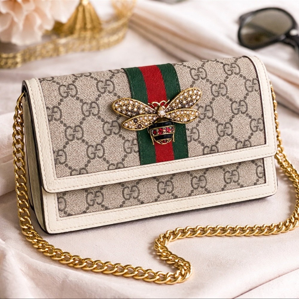 Gucci GG Supreme Bee Web Chain Wallet Clutch — Beige/Ebony — Authentic
